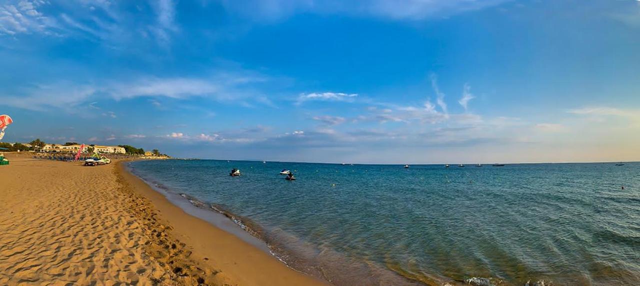 אגיוס גיורגיוס Aris Seaside Issos Beach מראה חיצוני תמונה