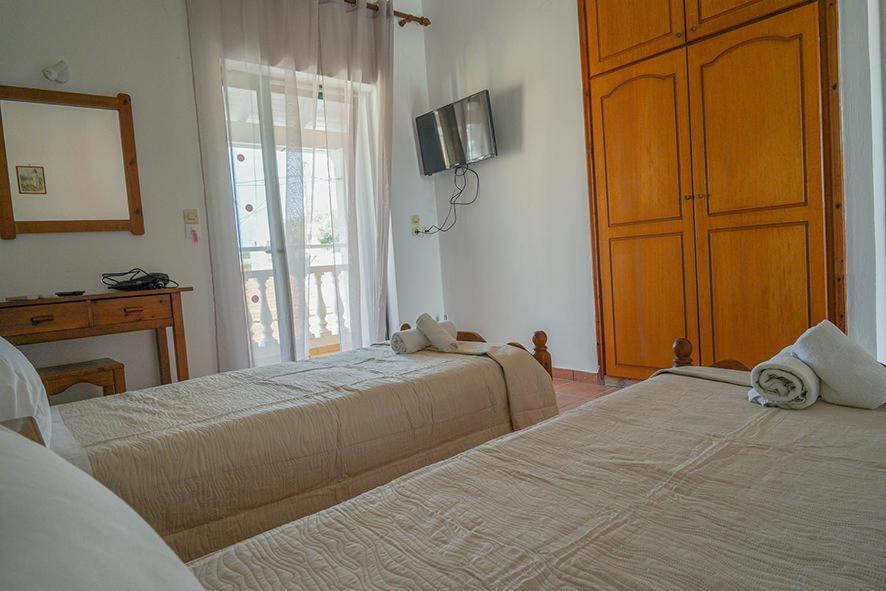 אגיוס גיורגיוס Aris Seaside Issos Beach מראה חיצוני תמונה
